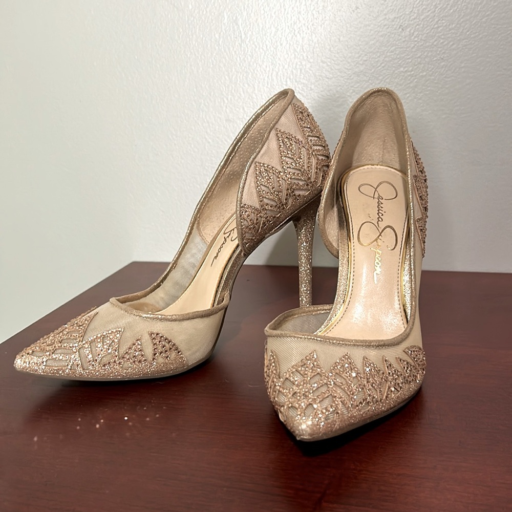 CHAMPAGNE CRYSTAL LEAF-DETAILED JESSICA SIMPSON HEELS